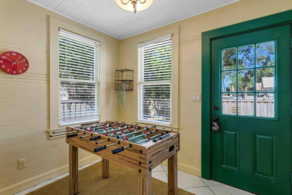 Friends Airbnb Themed 2Bed 2Bath Walkable To All Of Ybor Villa Tampa Dış mekan fotoğraf