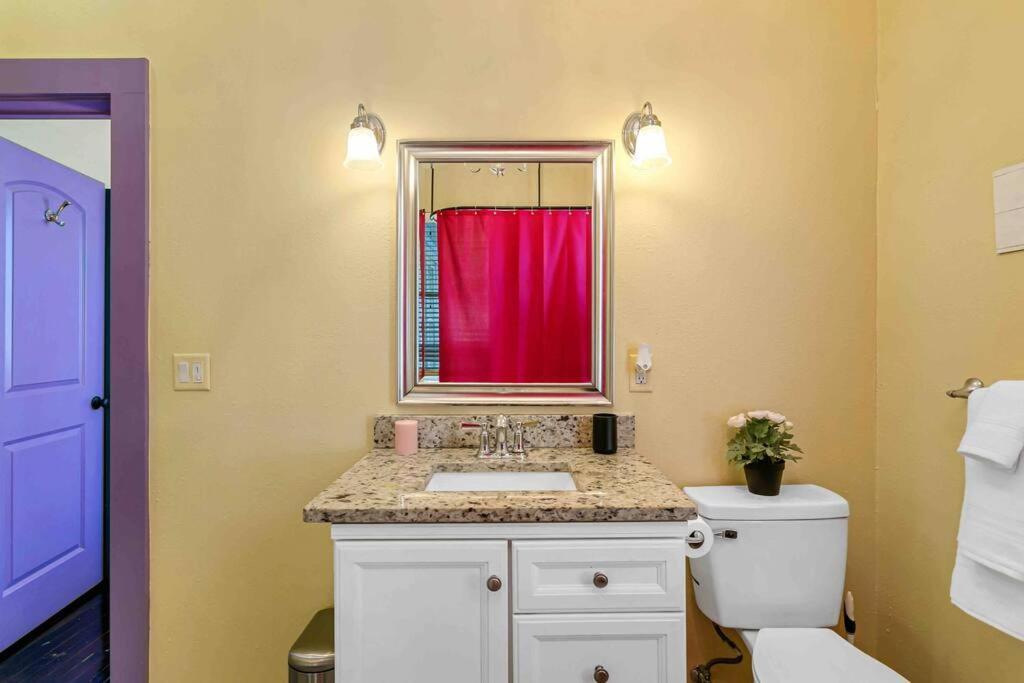 Friends Airbnb Themed 2Bed 2Bath Walkable To All Of Ybor Tampa Dış mekan fotoğraf