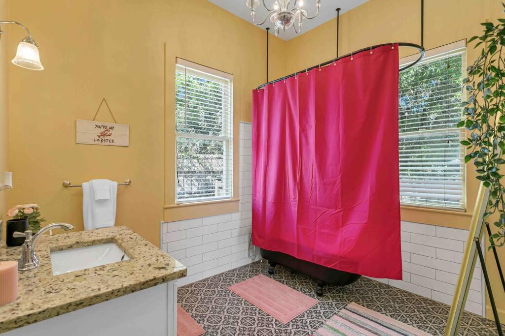 Friends Airbnb Themed 2Bed 2Bath Walkable To All Of Ybor Tampa Dış mekan fotoğraf