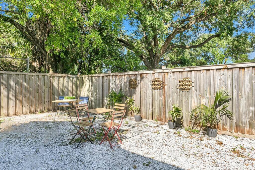 Friends Airbnb Themed 2Bed 2Bath Walkable To All Of Ybor Tampa Dış mekan fotoğraf