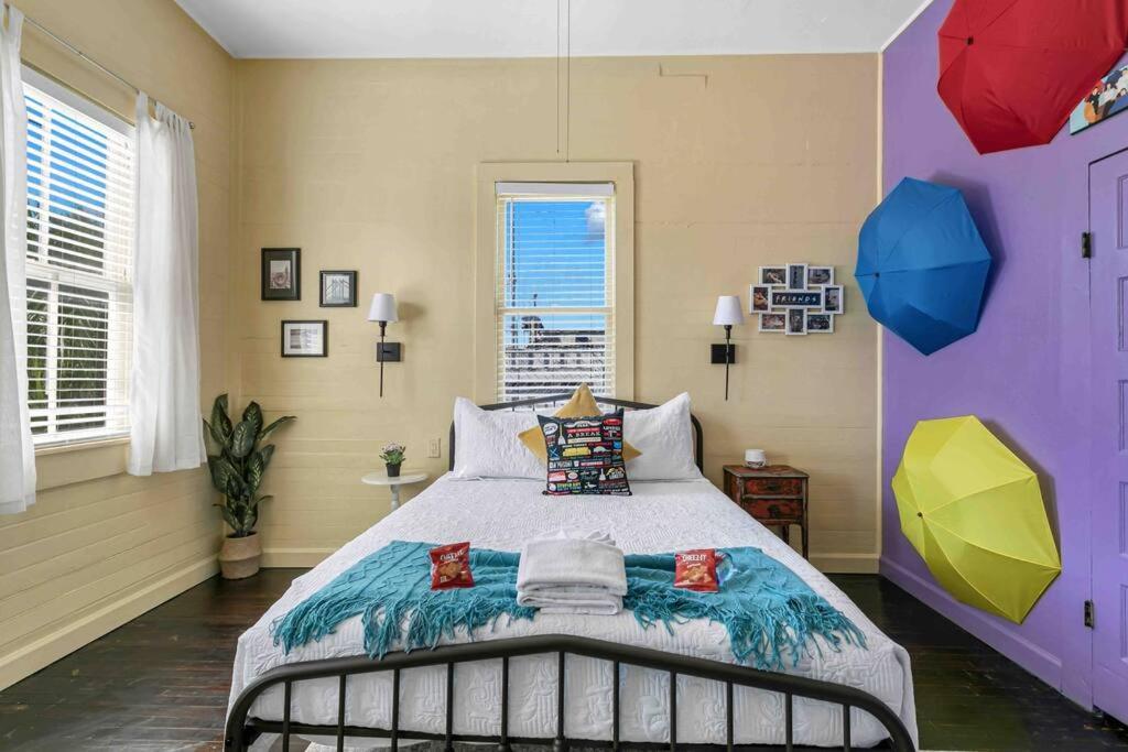 Friends Airbnb Themed 2Bed 2Bath Walkable To All Of Ybor Tampa Dış mekan fotoğraf